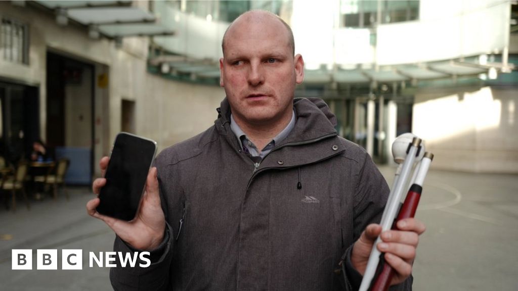 Der blinde Korrespondent der BBC News, Sean Dilley, schlägt den Angreifer, der sein Telefon gestohlen hat