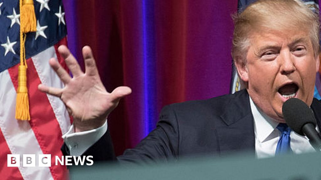 What Trump's hand gestures say about him