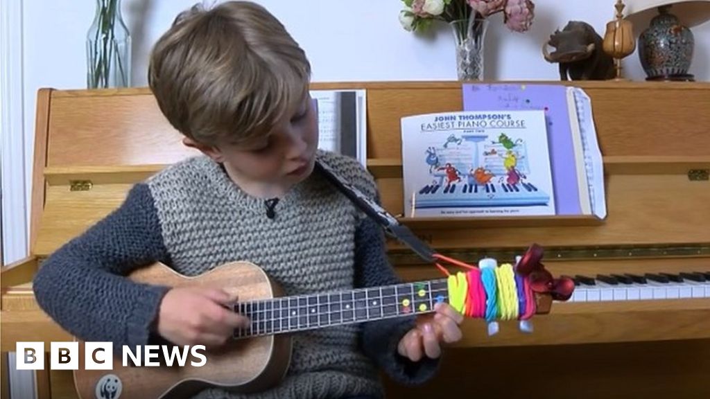 Hampshire schoolboy records Christmas climate change single - BBC News