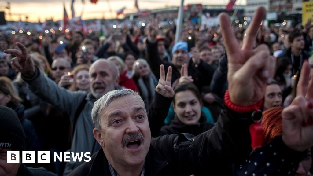 Huge Prague protest marks revolution anniversary