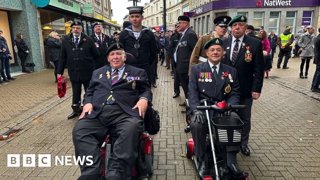 Remembrance Day: West Of England Falls Silent To Pay Respects - BBC News