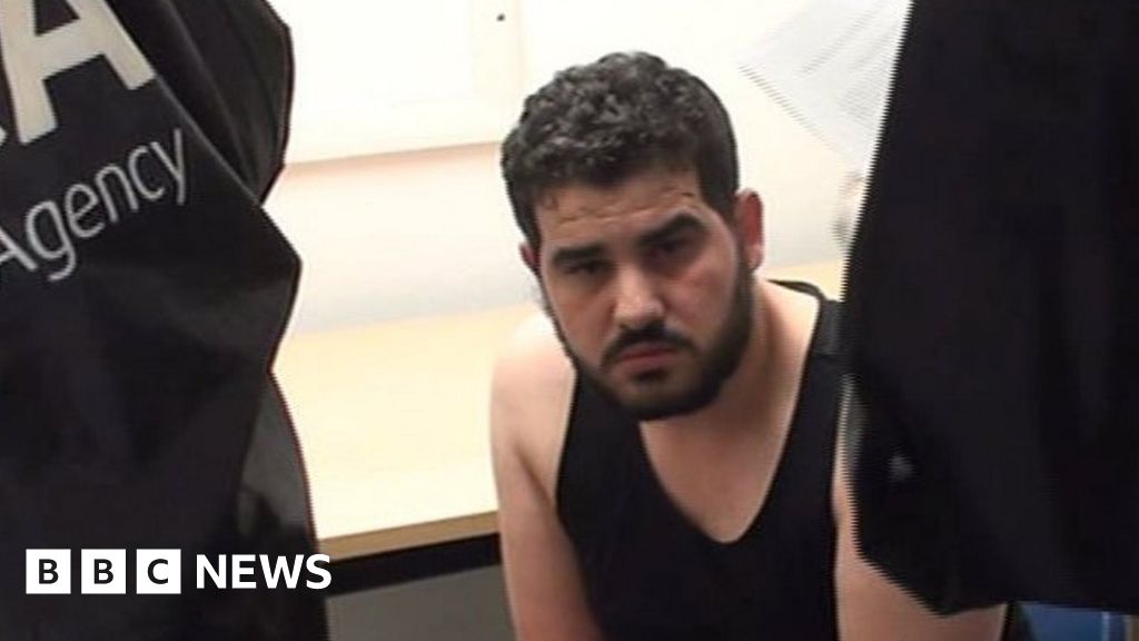 Alleged people smuggler to be extradited to Greece - BBC News