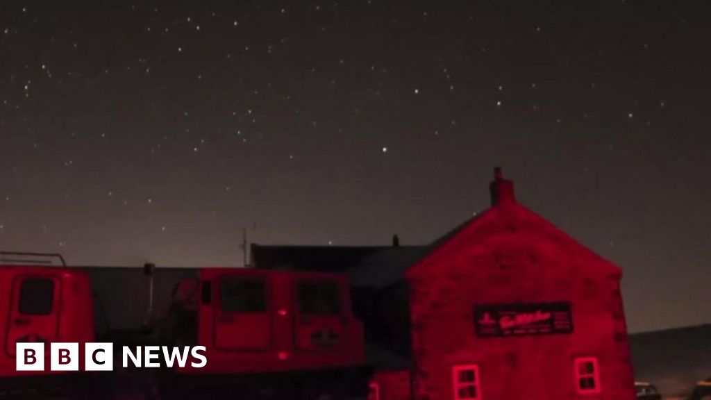 Tan Hill Inns Red Light For Stargazers Delight Bbc News