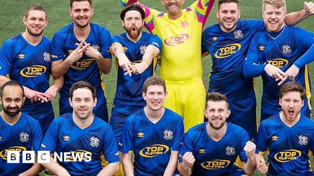 Youtube Football Team Hashtag United Living The Dream Bbc News