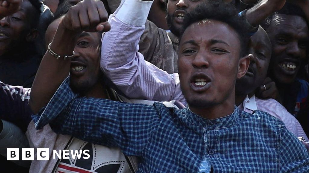 Ethiopia Protesters Burn Nobel Winner Abiy Ahmed's Book