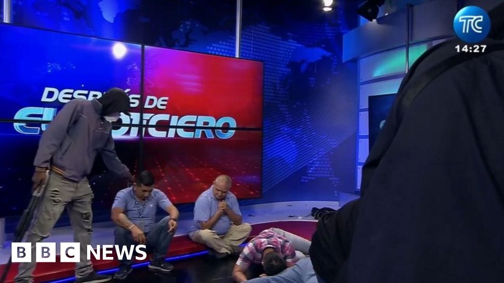 Ecuador: Fegyveres férfi megtámadja a tévéstúdiót a tévében