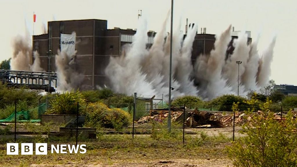 Bristol Plant Blown Up In Controlled Explosion - BBC News