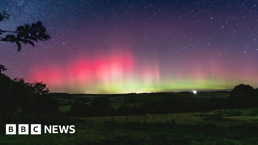 Northern Lights: Spectacular shots captured from North Yorkshire garden 