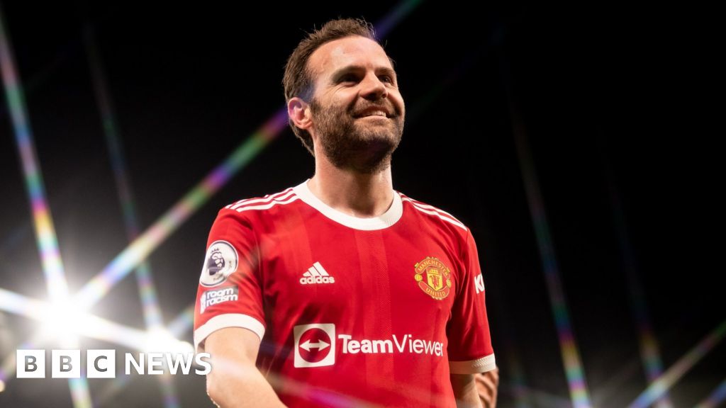 Juan Mata to form team for Manchester exhibition about ‘the artists on the pitch’