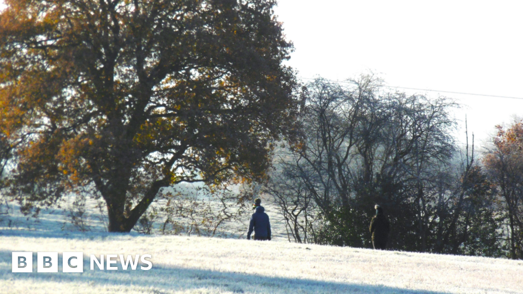 New UK weather warnings for snow and ice as sporting events cancelled