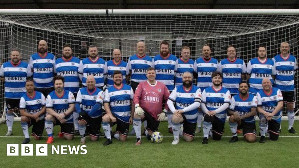 Fat-fighting Reading footballers XL FC aiming for Nauru match - BBC News