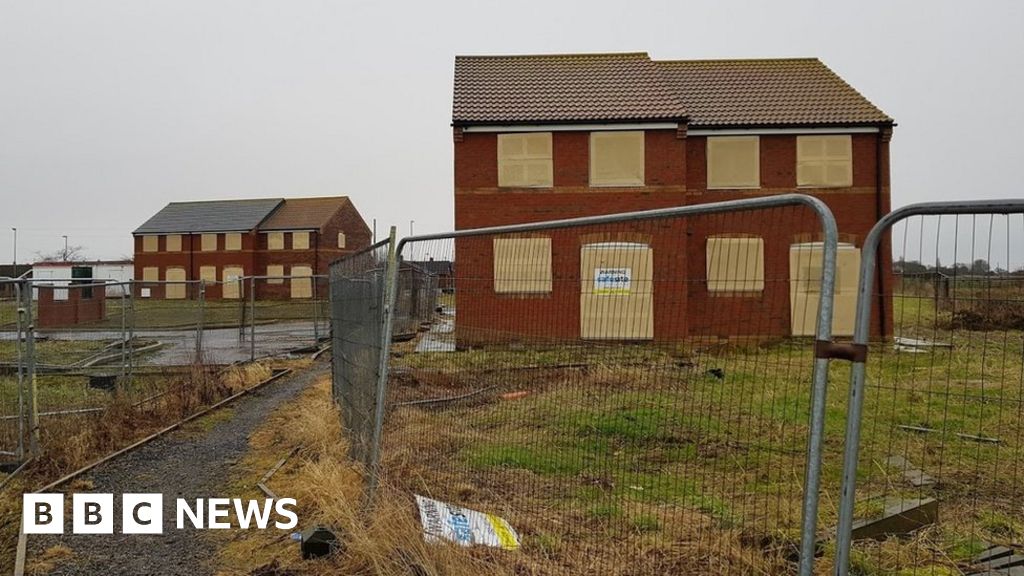 Sutton on Sea Protest in resort over 'eyesore' houses