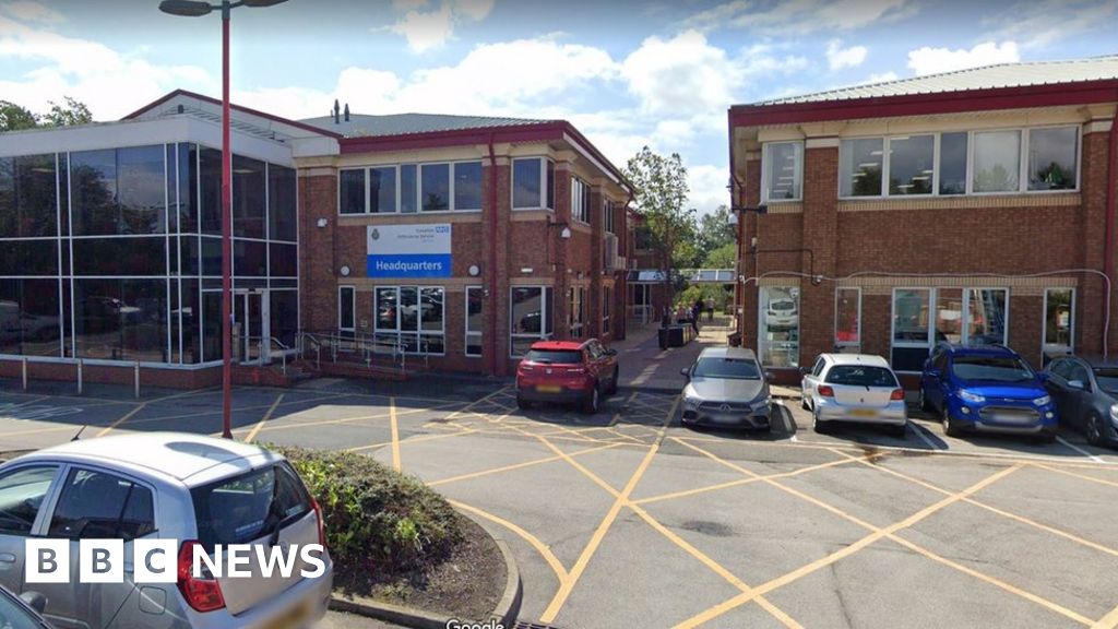 Coronavirus outbreak at Wakefield 999 call centre - BBC News