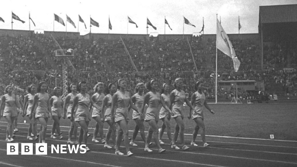 Charity to give lost 1948 London Olympic photos to archive – BBC