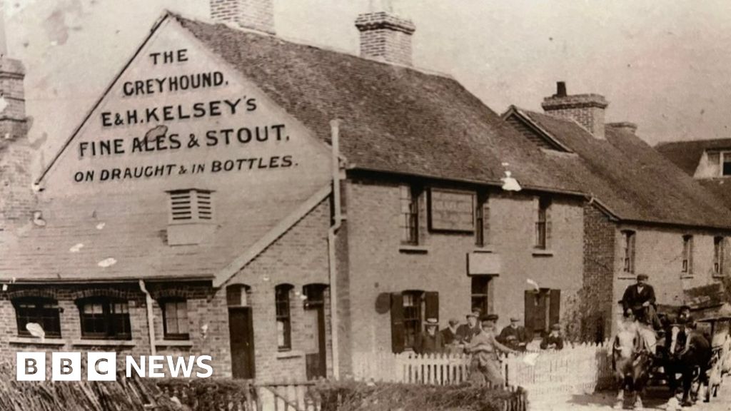 Charcott Hamlet's history brought to life in new booklet