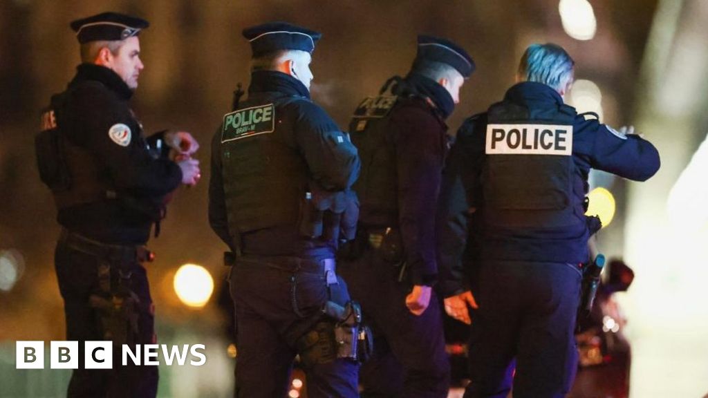 German tourist killed and Briton injured in Paris attack