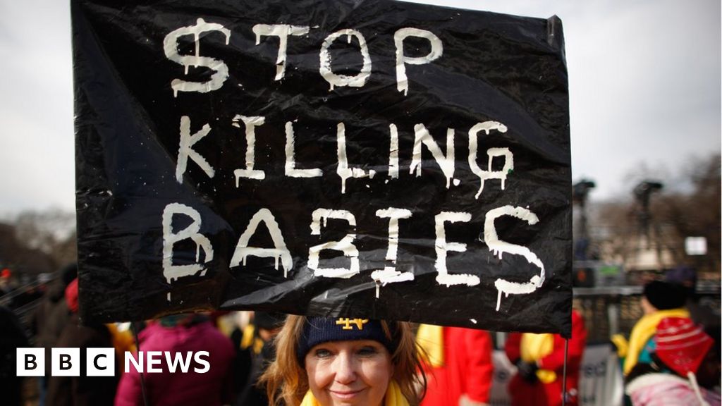 Iowa Approves One Of Strictest Abortion Bills In US - BBC News