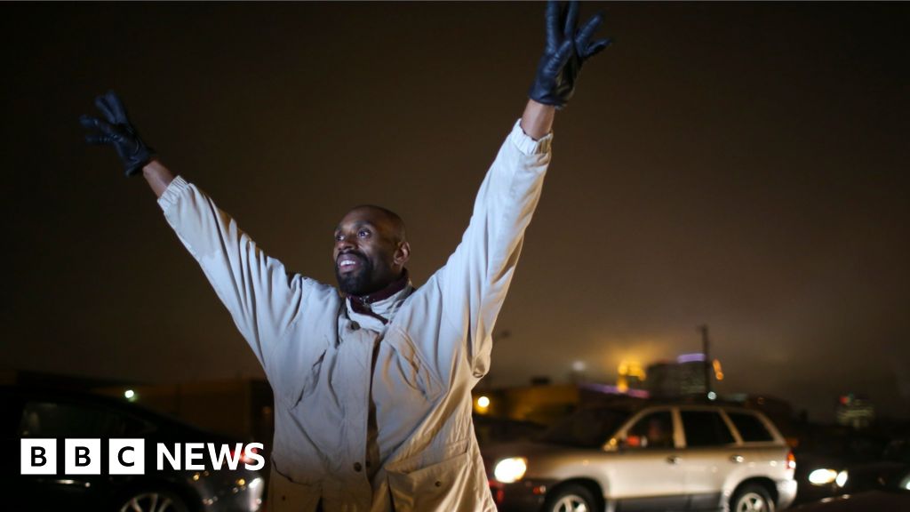 Jamar Clark Minneapolis Police Shooting Sparks Protests Bbc News