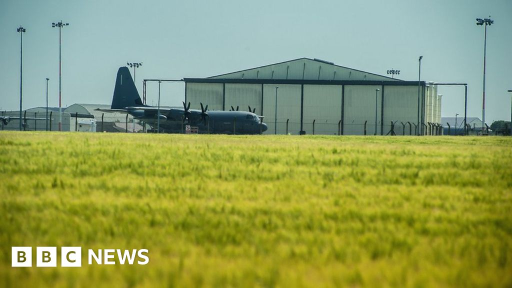 Mildenhall US air base personnel to move to Cotswolds by 2023 BBC News