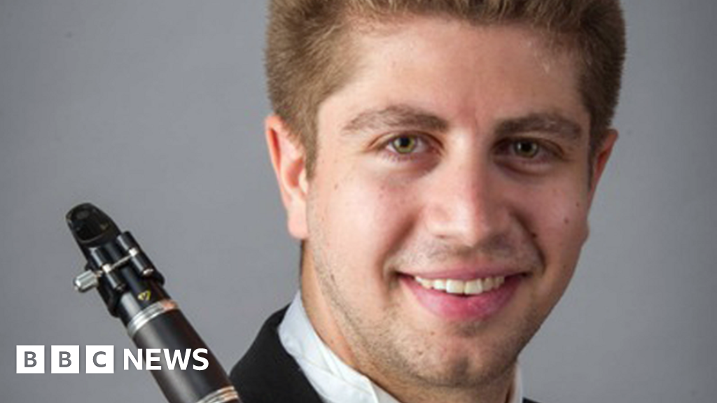 Canadian Clarinet Player Sues Ex For Deleting His Scholarship Offer