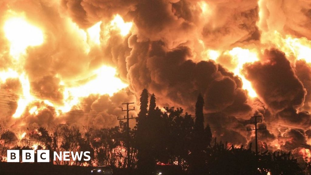 Indonesia Fire Massive Blaze Erupts At Oil Refinery Bbc News