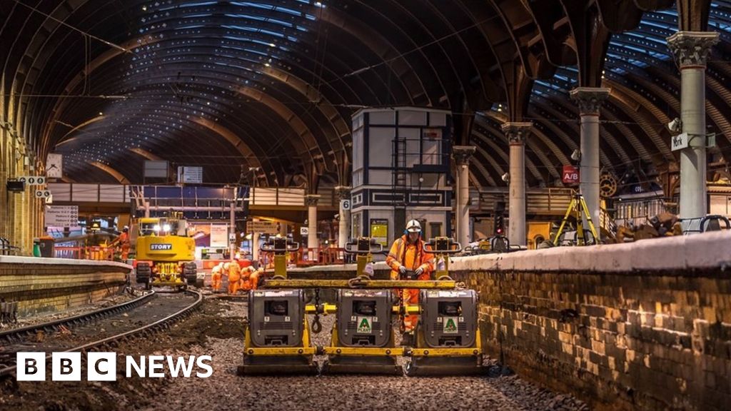 york-train-passengers-warned-of-christmas-disruption