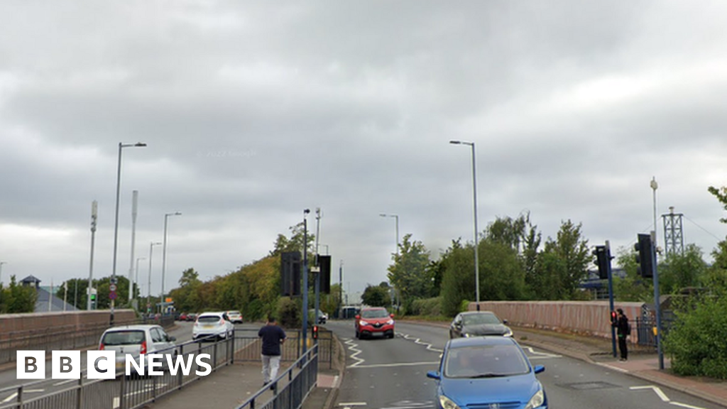 Teenage Cyclist Seriously Hurt In Bilston Crash - BBC News