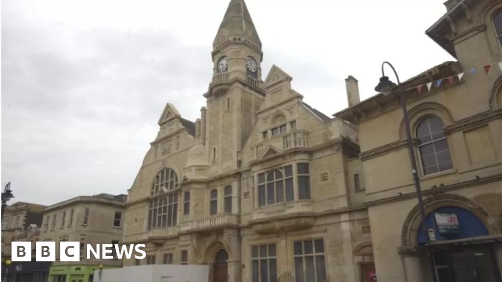 Trowbridge Town Hall to £8.5m music venue BBC News