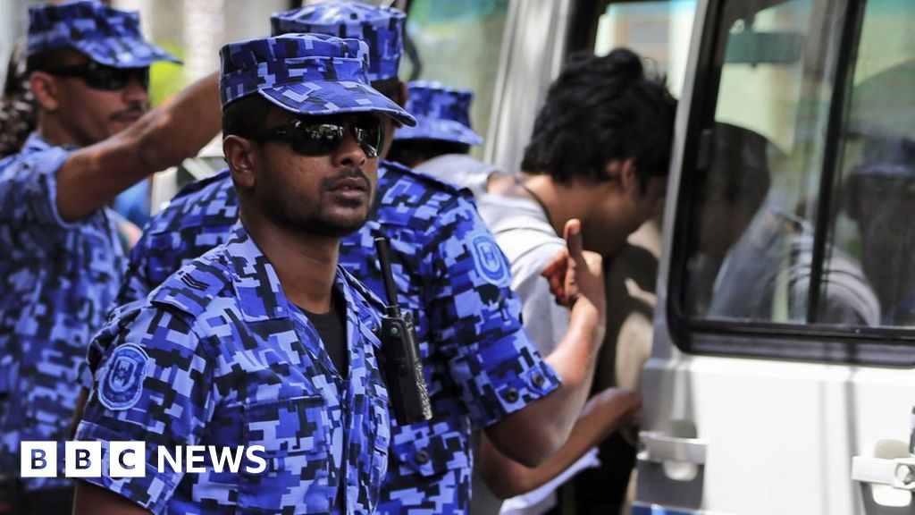 Maldives Police Raid News Outlet Over Presidential Affair Report