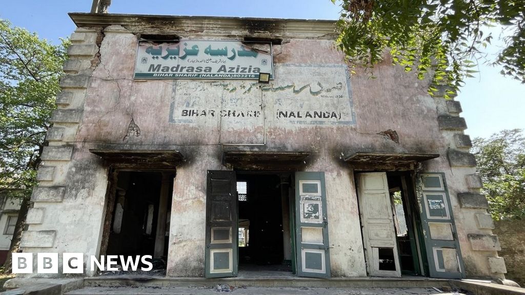 Bihar Sharif: O librărie indiană de 113 ani a luat foc într-o revoltă