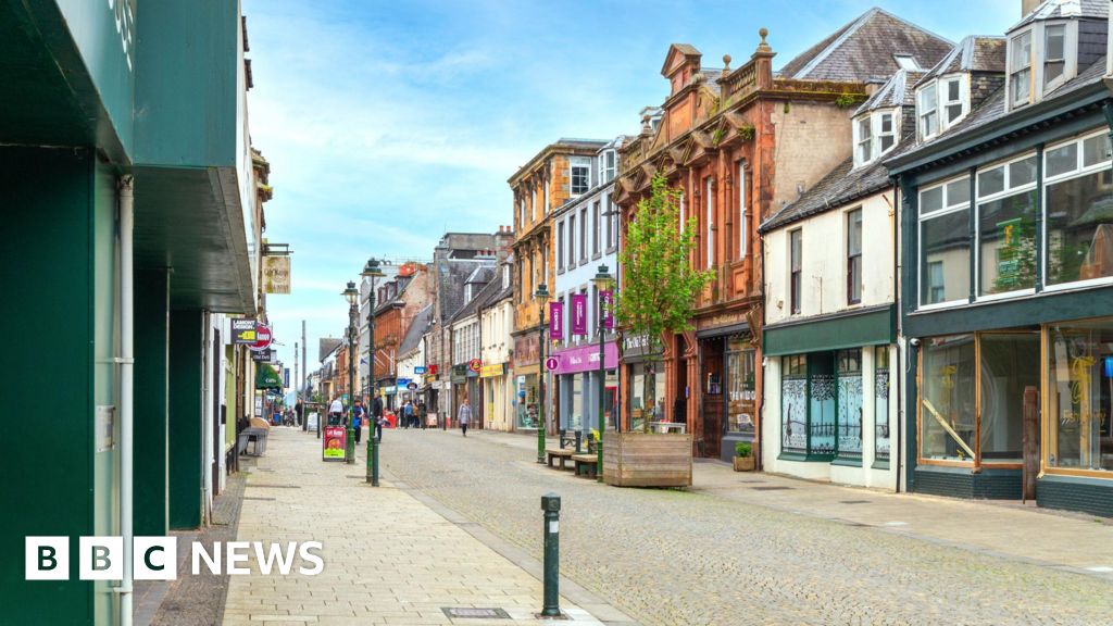 bbc.co.uk - Ministers urged to put retailers at heart of economic policy - BBC News