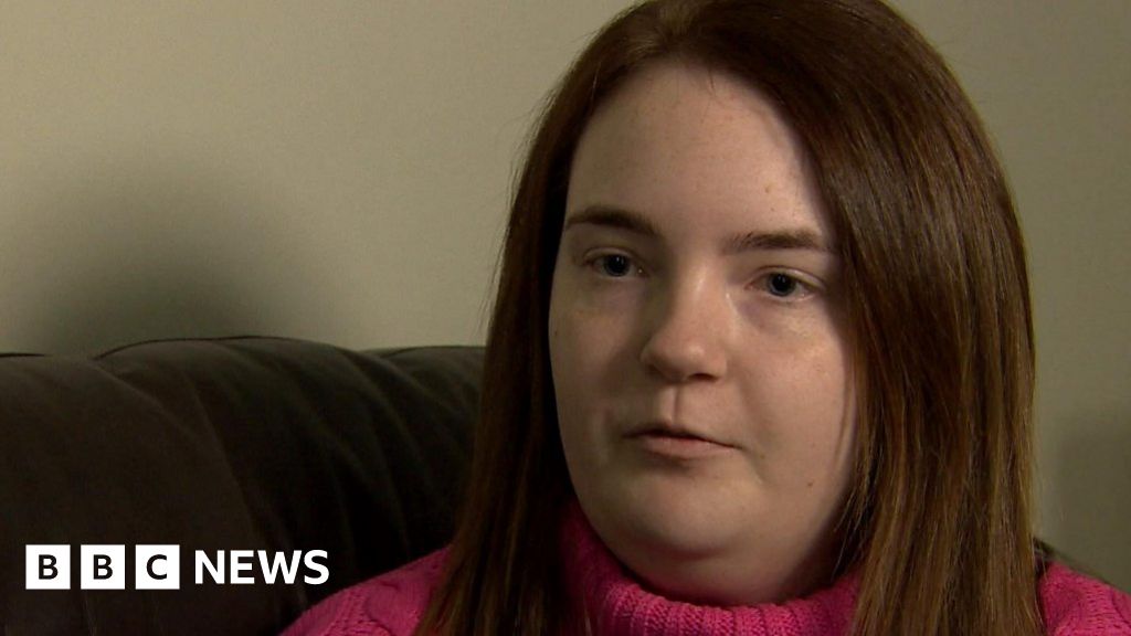 Woman with endometriosis 'begging' for specialist help