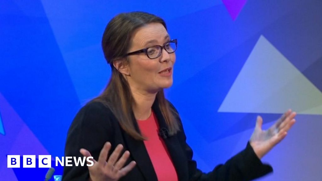 Lib Dem Williams admits party mistake on tuition fees - BBC News