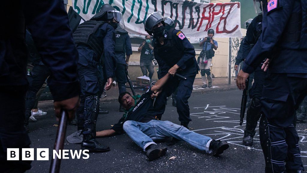Violence erupts between Thai police and protestors