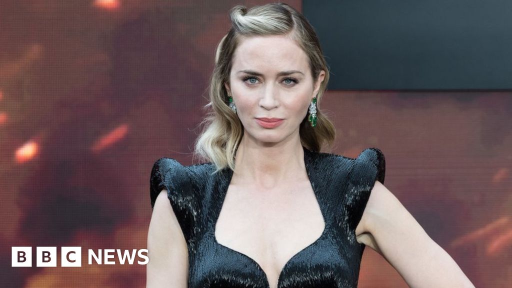 Emily Blunt Apologizes After Calling Server “Enormous” in Resurfaced Clip –  The Hollywood Reporter