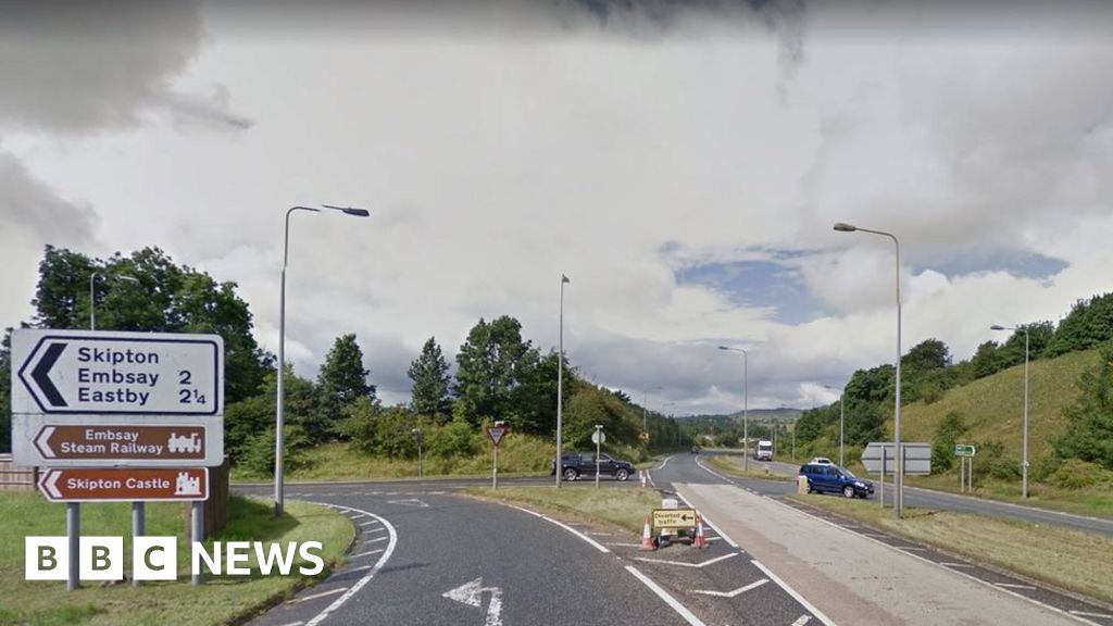 Motorcyclist, 20, killed in crash with 4x4 near Skipton BBC News