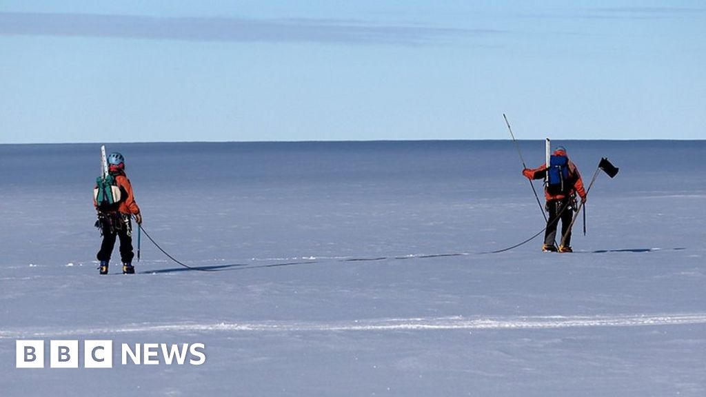 Pursuing fractures on an Antarctic ice shelf