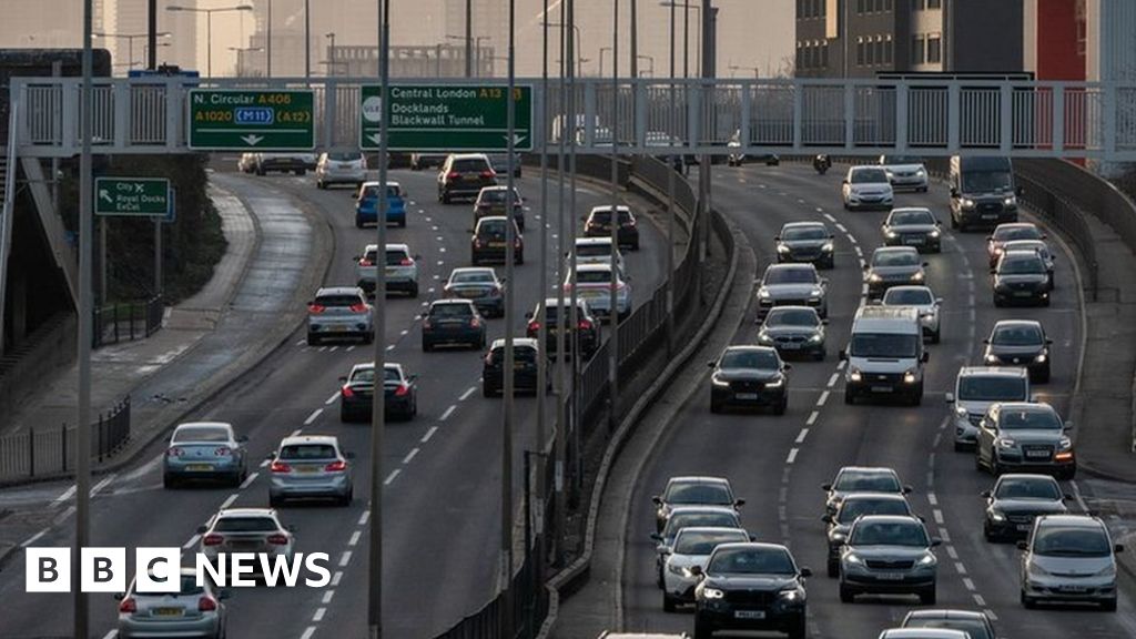 ULEZ expansion: Pressure mounts on London mayor to reconsider plans