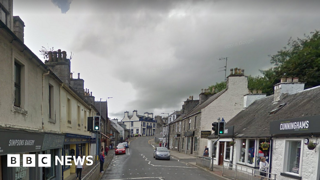 Fouryearold pulled out of car's path in Newton Stewart BBC News