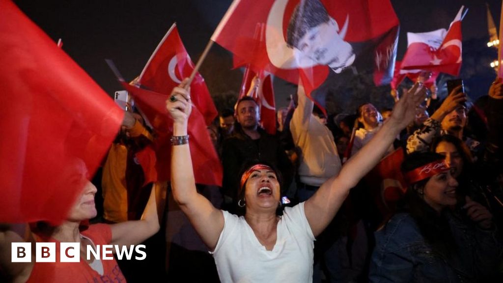 Türkiye yerel seçimleri: Muhalefet Erdoğan'ı tarihi bir zaferle şaşkına çevirdi