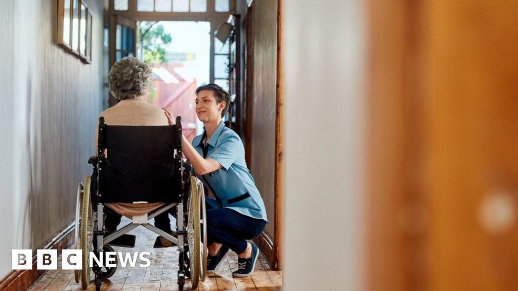 Coronavirus: Key workers' families to get priority testing ...