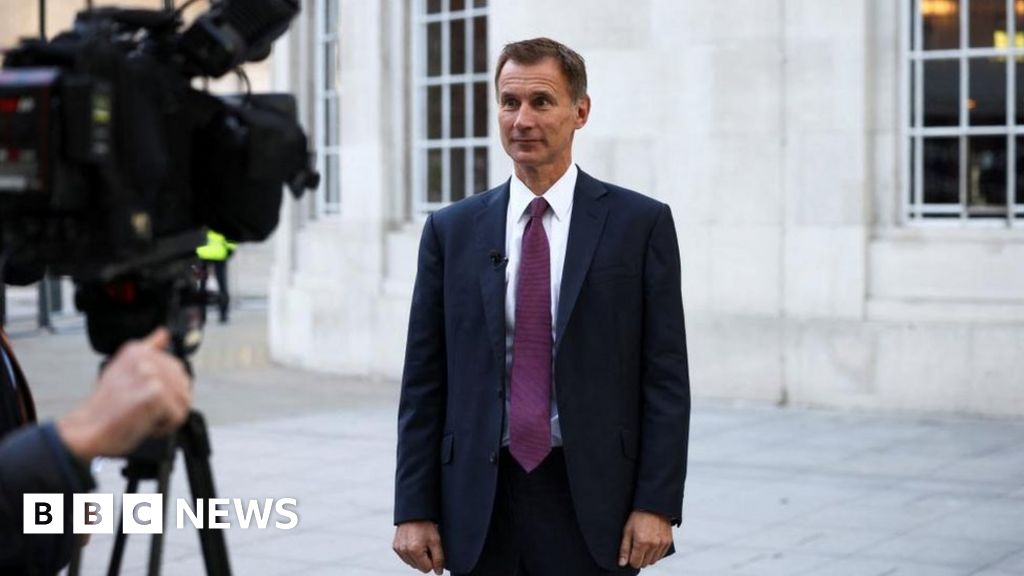 Who is in charge? Liz Truss or Jeremy Hunt?