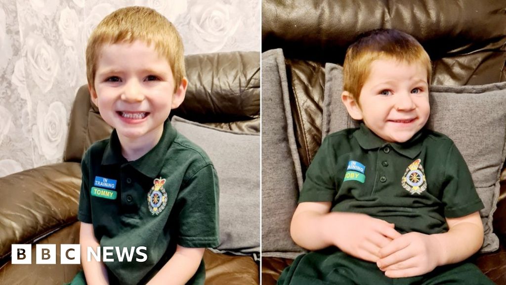 Covid-19: Brothers send letters to 999 ambulance stations