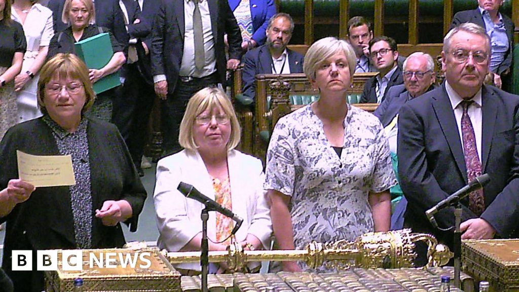 Watch: MPs approve Johnson Partygate report