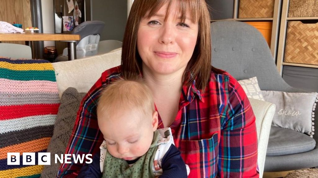 Breastfeeding More Help Vital Say Mothers In Wales Bbc News