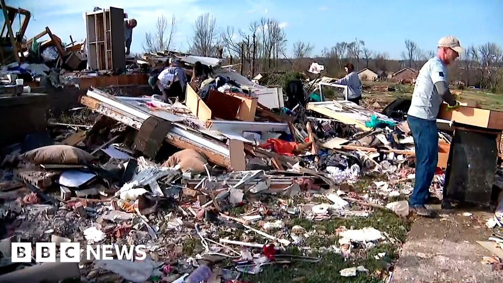 Survivors from Tennessee tornado share their stories BBC News