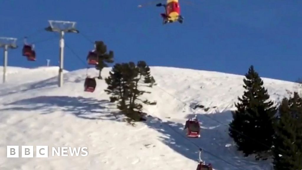 More than 150 skiers stuck on broken lift BBC News