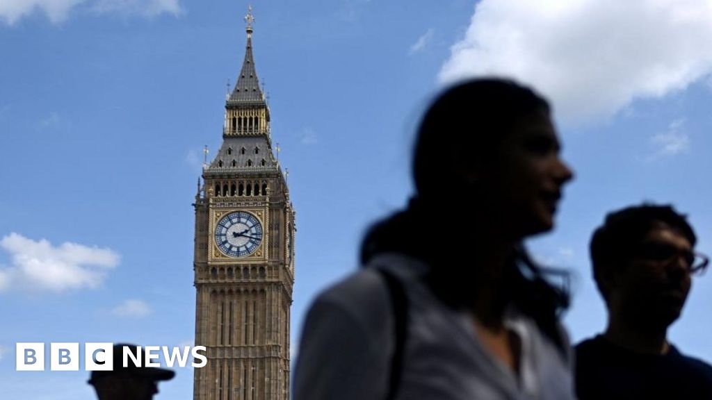 Jo Cox Foundation: Abuse of politicians is a threat to democracy, report says