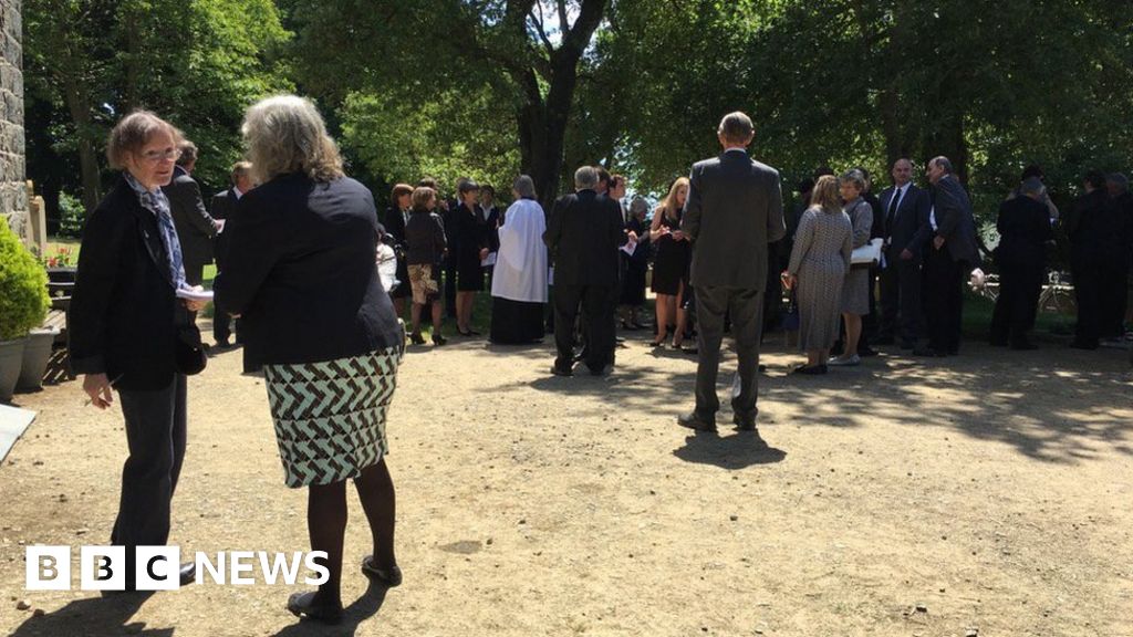 Sark Seigneur s funeral draws hundreds BBC News