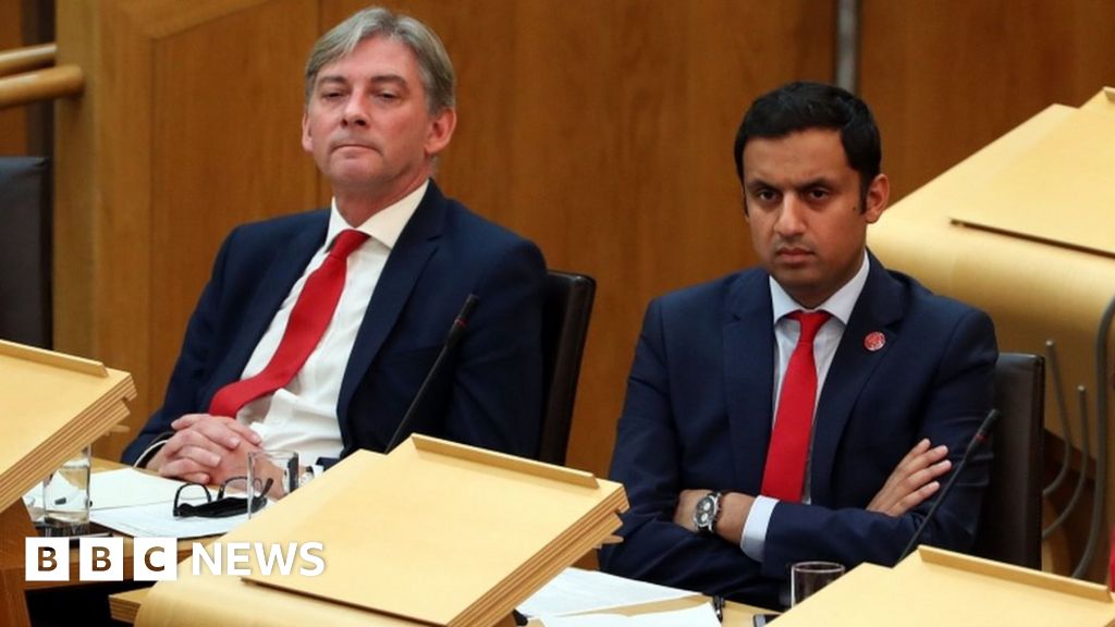 Voting opens in Scottish Labour leadership race